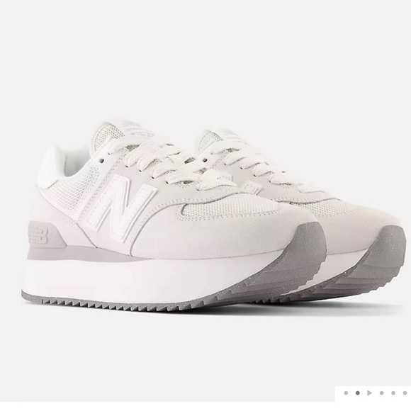 New Balance - Picture 3 of 9